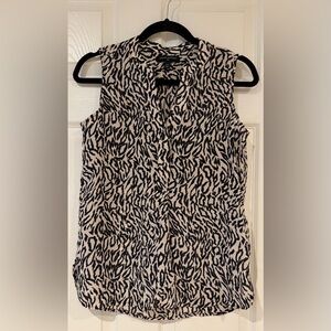 Banana Republic 100% Silk Sleeveless Blouse Tank Top Size XS Animal Print Office